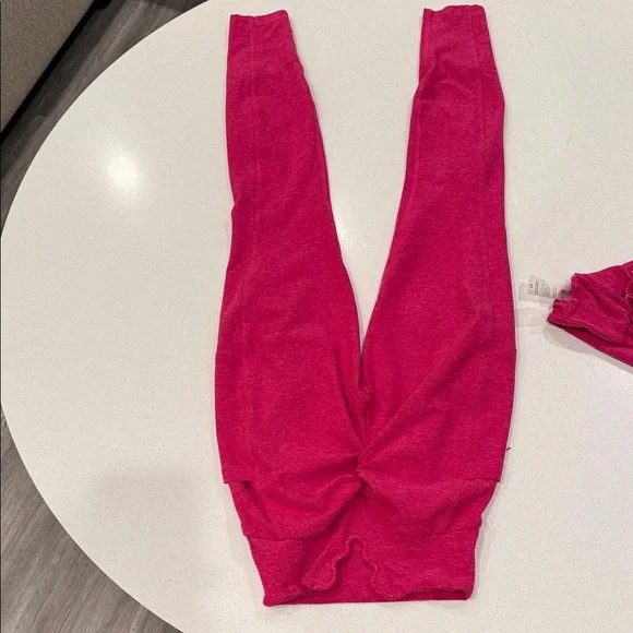 Bombshell Sportswear                                  Wave Wire bra + leggings 💗 - Picture 8 of 10